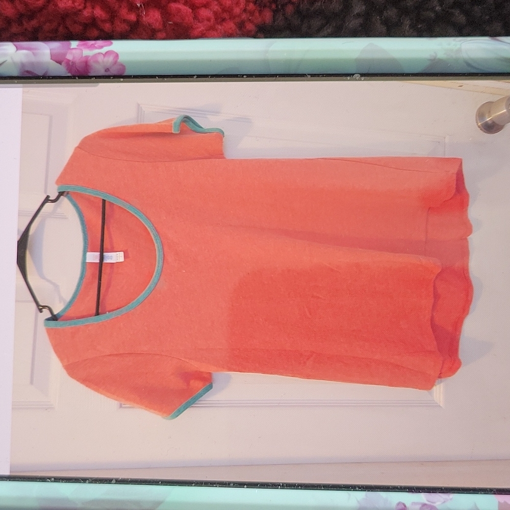 LuLaRoe tee